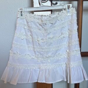 Elegant White Floral Lace Skirt